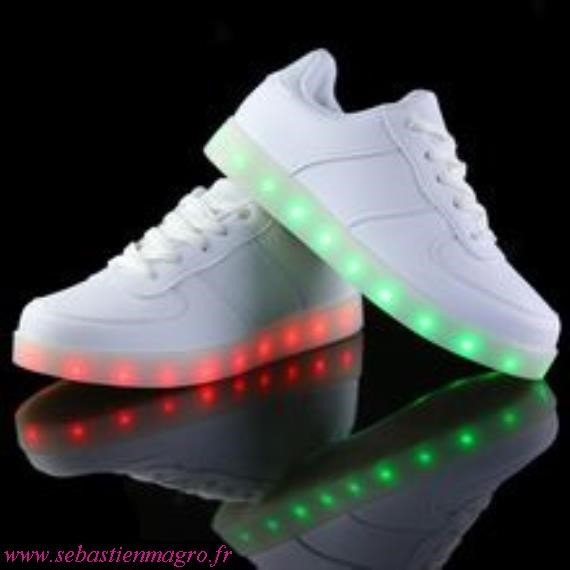 chaussure lumineuse adidas